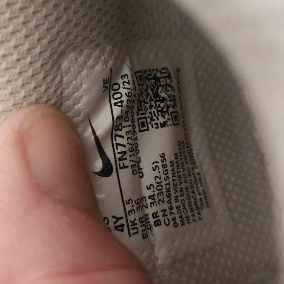 Youth Dunks - Picture 3 of 3